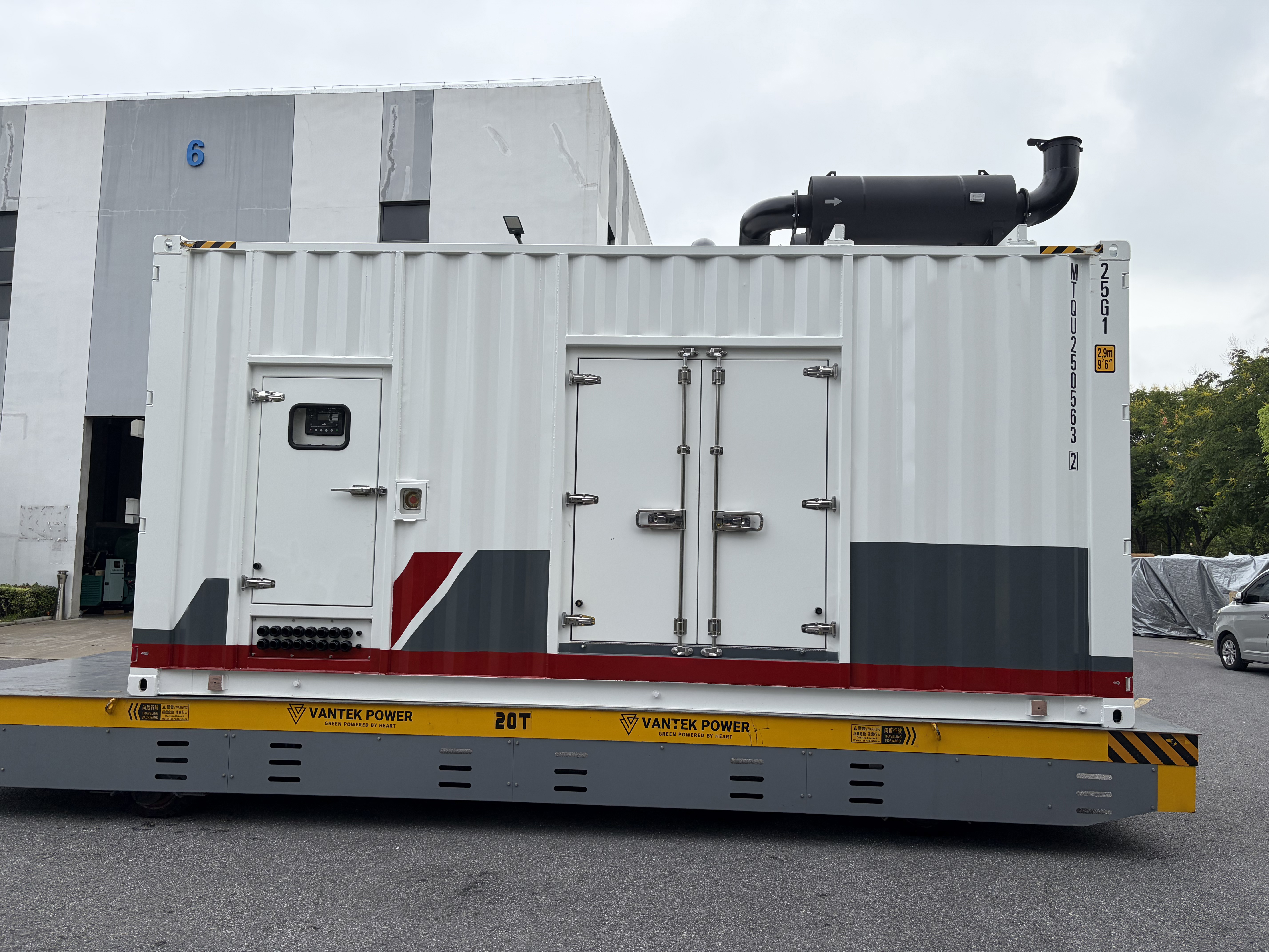1100kW Containerized Generator | C5‑M Anti‑Corrosion Paint for Desert High‑Temperature Operation